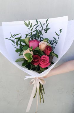 6 Coloured Rose Bouquet