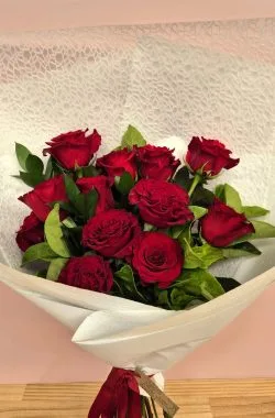 Valentines Dozen Red Roses